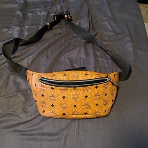 MCM Fanny pack Great Condition